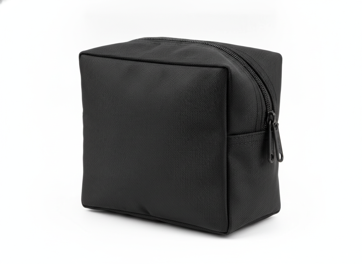 Black travel wash bag · Black · Medium