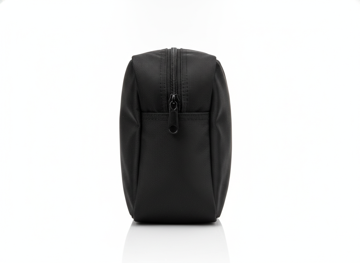 Black travel wash bag · Black · Small