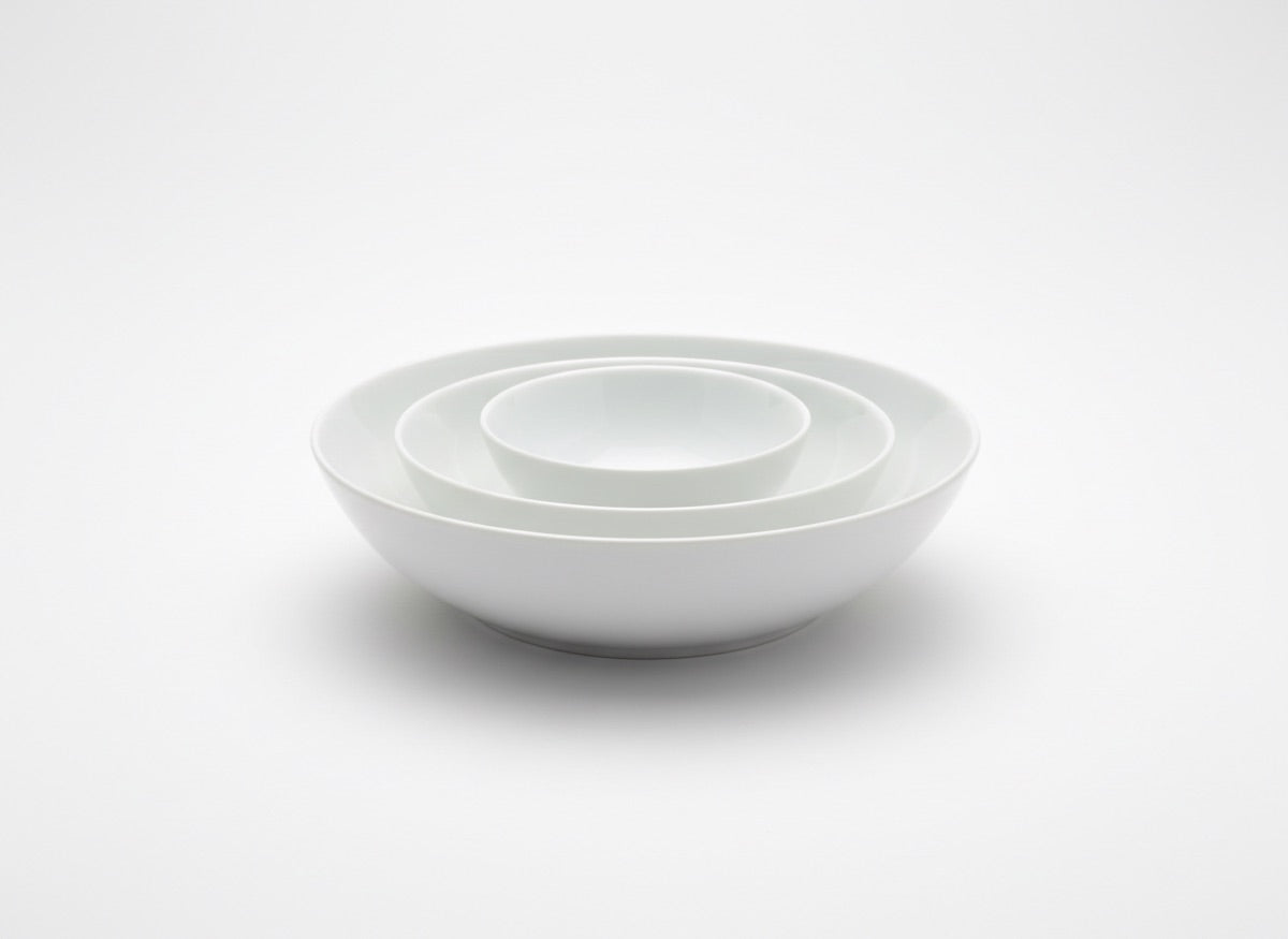 Round serving dishes design