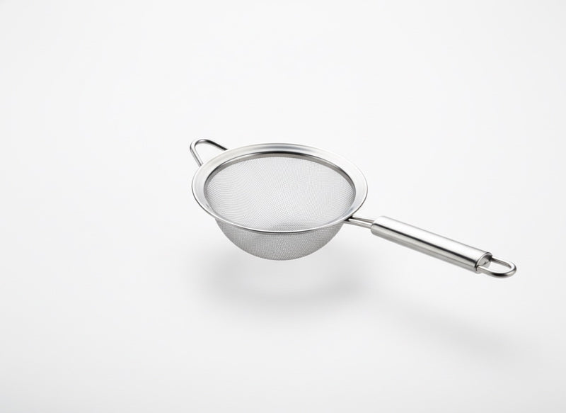 With handle xtra steal strainer